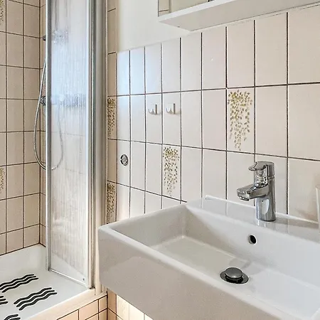 Wunderschönes 1-zimmer-apartment In Ferienhaus *